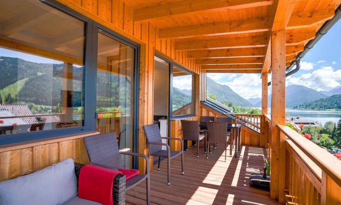 Gatschach Apartment | Sunlit Apartment near Ski Area in Weissensee