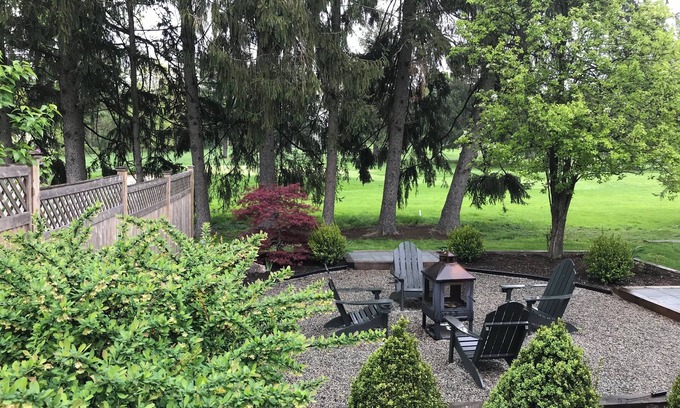Beacon House | Sunlit Cottage in the Hudson Valley near train and Main!