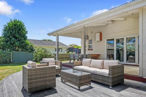 Te Horo Beach House | Sunlit Retreat - Te Horo Beach Holiday Home