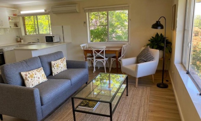 Tamworth Apartment | Sunlit Serenity in East Tamworth