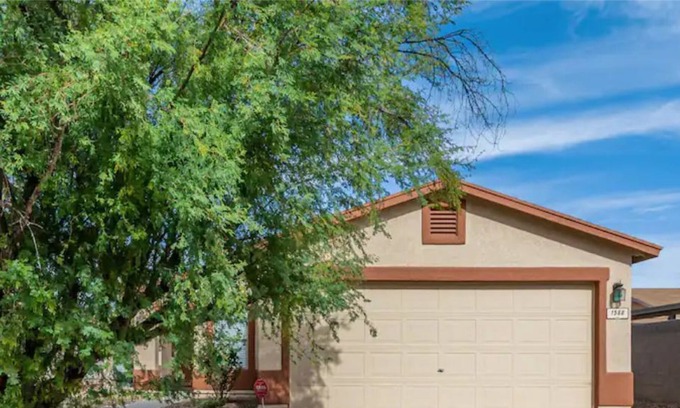 Tucson House | Sunny 2 Bedroom Getaway!