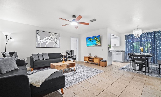 Fruitville House | Sunny 3BR Oasis Water View Beach Gear Near Siesta Key