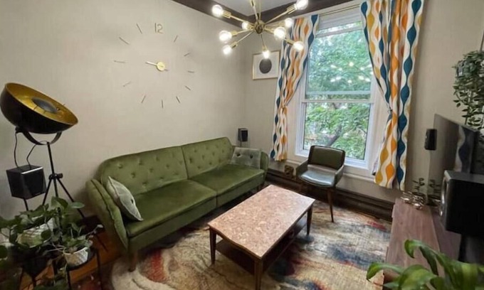 Verdun Apartment | Sunny 3rd Floor Apartment Near Wellington & Metro