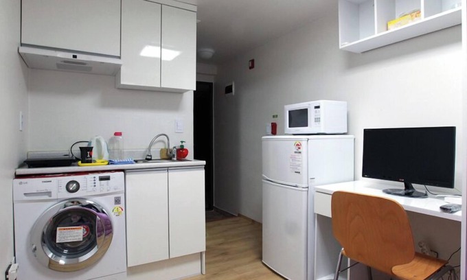 Yeongdeungpo-gu Apartment | Sunny and clean private studio apartment