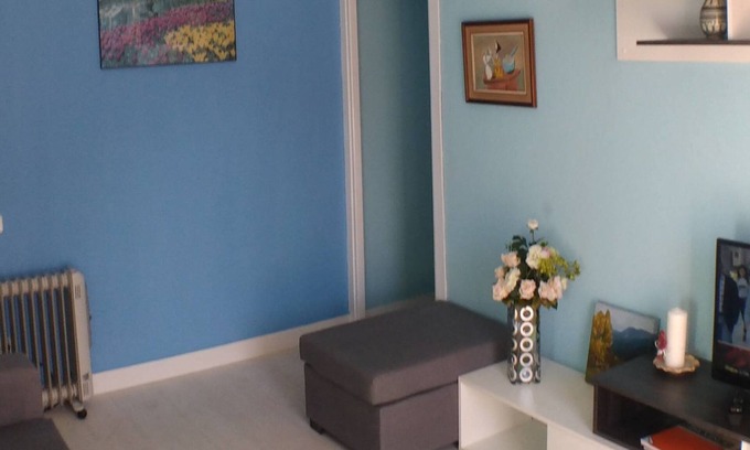 Sant Marti Apartment | Sunny and Newly Renovated Apartment. Large Balcony