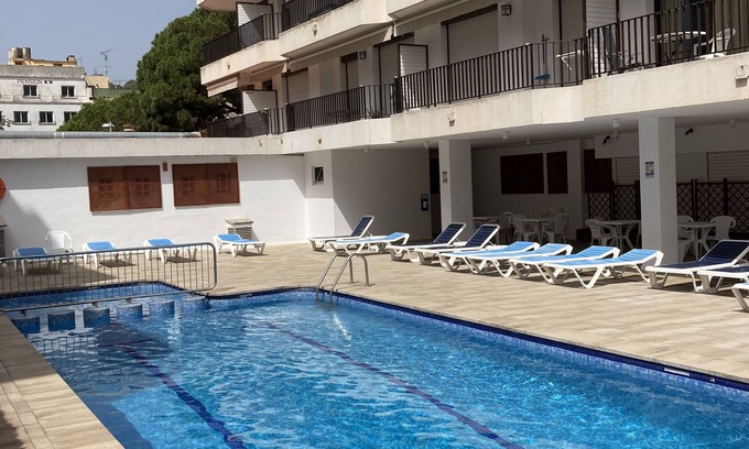 Tossa de Mar Apartment | Sunny apartment with Mountain View, Terrace & Shared Pool
