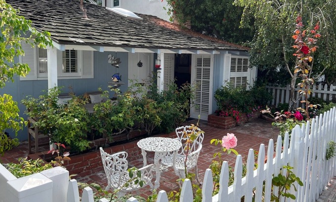 Balboa Island Cottage | Sunny Balboa Island Cottage: Summer Weeks + ”WINTER” Months 35%-50% OFF