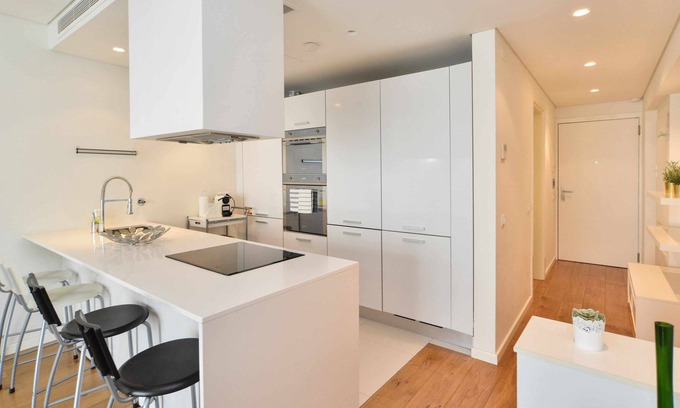 Santo Antonio Apartment | Sunny & Bright Amoreiras