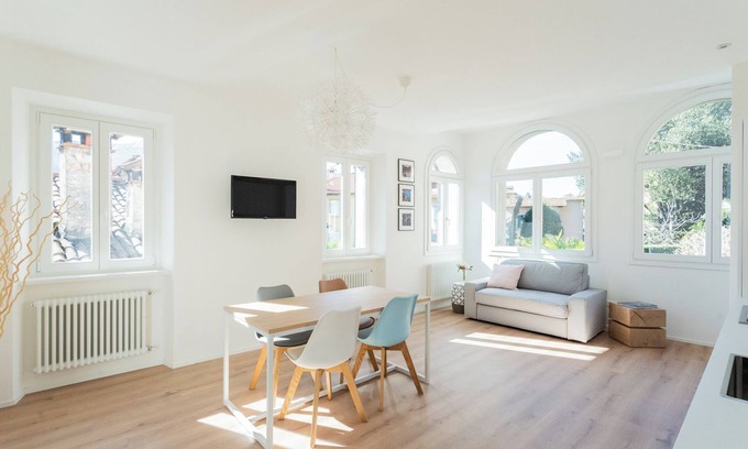 Azzano Apartment | Sunny Corner near Bellagio