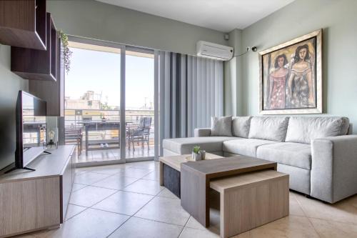 Kolokinthou Apartment | Sunny & cosy apt with balcony in Peristeri!