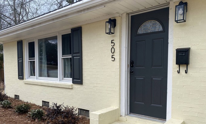 Gadsden Cottage | Sunny Cottage -Minutes from Medical and Shopping Districts