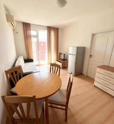Tankovo Apartment | Sunny day 5