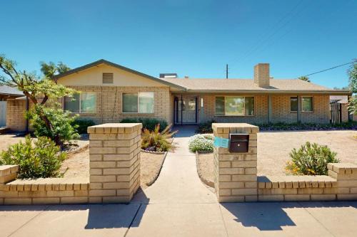 Glendale House | Sunny Delight - MAIN HOUSE ONLY