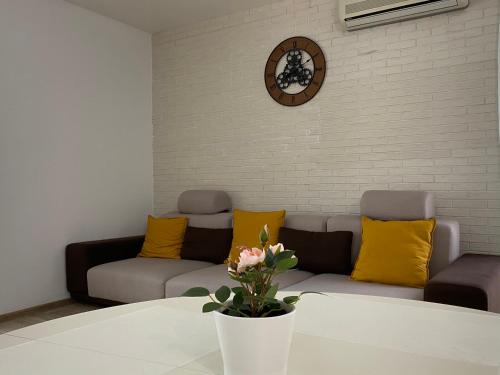 Stefanestii de Jos Apartment | Sunny Deluxe Apartment Cosmopolis