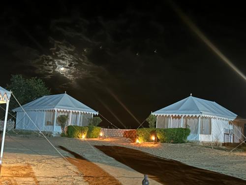 Kanoi Other | Sunny Desert Camp