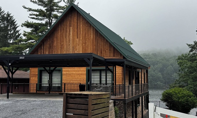 Thayerville House | Sunny Escape 2 - A new era for a familiar lake front home
