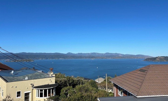 Khandallah House | Sunny, family-friendly house with harbour views