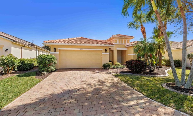 Timber Ridge House | Sunny FL home! Beautiful pool setting! Close to Beaches! Peaceful neighborhood!