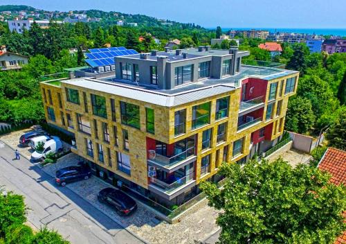 Trakata Apartment | Sunny flat with pool