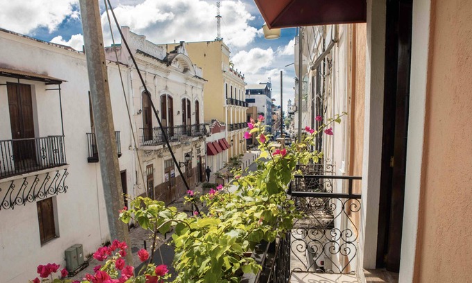 San Anton Apartment | Sunny +Fresh Studio with 2 balconies at Zona Colonial