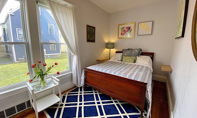 Front Park House | Sunny Full House in ♥ of Five Points, Self Check-In