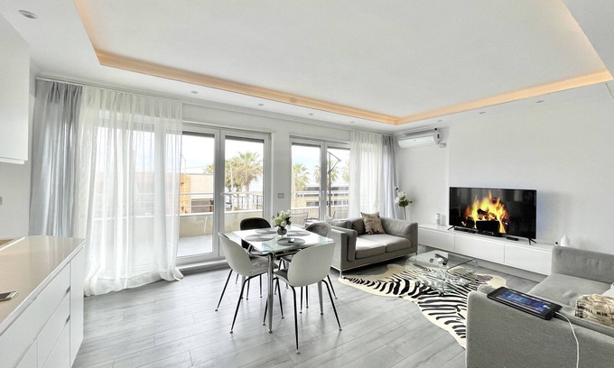Durres Apartment | Sunny Green Beach