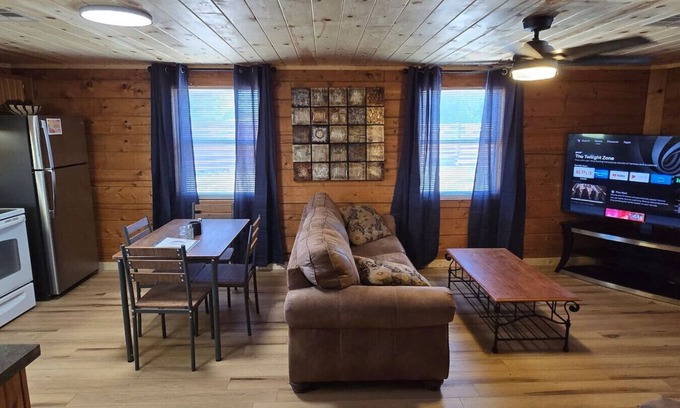 Sulphur Apartment | Sunny Hill at Gamble Hollow