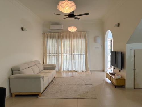 Kampung Alor Akar House | Sunny Hill Homestay