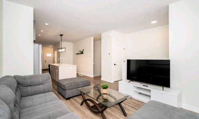 St. James House | Sunny in St. James!