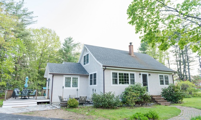 Yarmouth House | Sunny Main house in coastal Maine