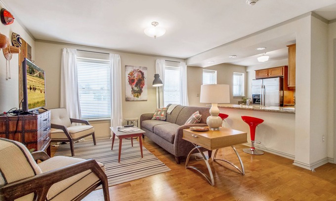 Midtown Apartment | Sunny Midtown 2BD/BA Central Location!