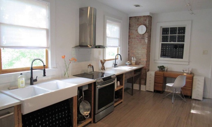 Midtown Condo | Sunny Nest In Starland Arts District