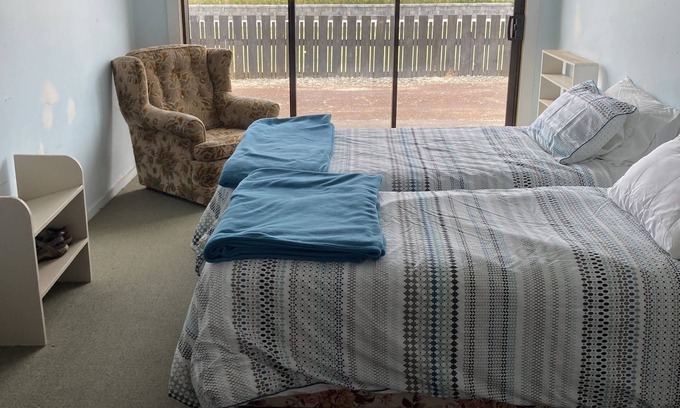 Whangamata House | Sunny on Williamson - 10 mins walk to the beach