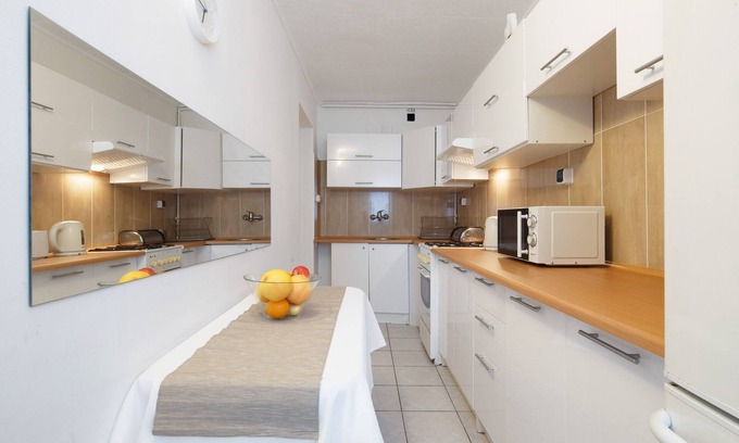 Katowice Apartment | Sunny ParkApt by Stadium 1MinWalkToTramTo SpodekCongressCentre Near Airport