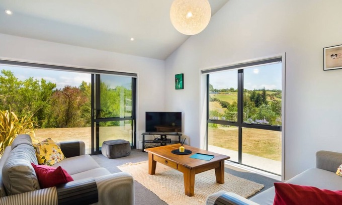 Ruby Bay House | Sunny Private and Comfortable