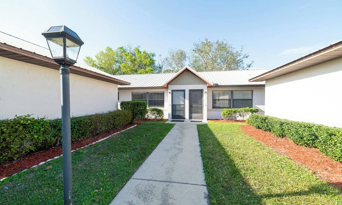 Highland Apartment | Sunny Sebring Getaway