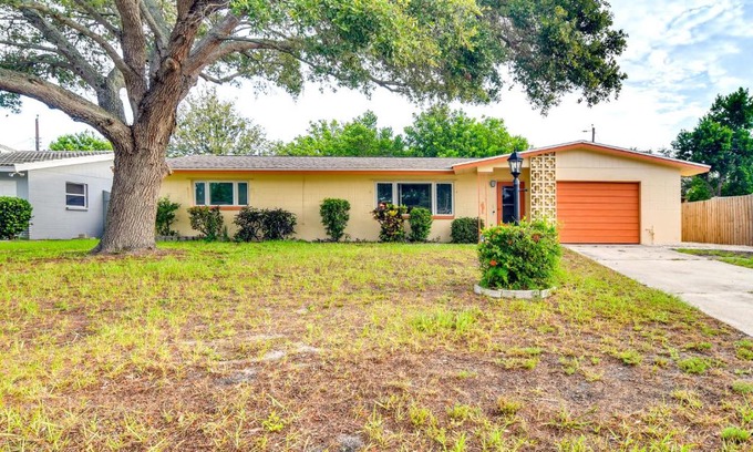 Seminole House | Sunny Seminole Retreat with Patio, Near Beaches!