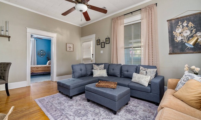 Anderson House | Sunny Side Cottage: Cozy Stay by Anderson U!