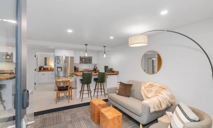 Green Lake Apartment | Sunny side Studio on Green Lake