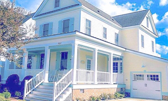 Cape Charles House | Sunny Side Up: 4 BR, 4 BA House in Cape Charles, Sleeps 10