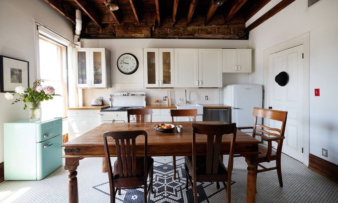 Hudson Apartment | Sunny, Spacious & Central: Bowler