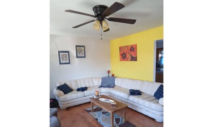 St. James House | Sunny Stay