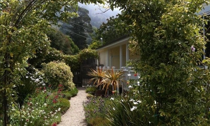 Stinson Beach House | Sunny Stinson Beach - Hot Tub, Fireplace, Garden and Fire Pit