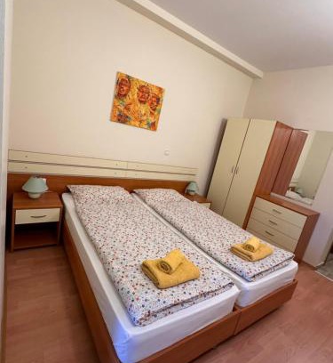 Samokov Apartment | Sunny studio, Eagle Rock