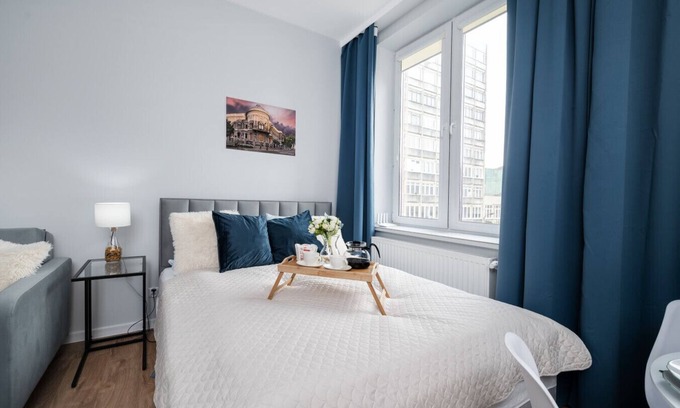 Srodmiescie Apartment | Sunny Studio Wólczańska 53 - Parking - by Rentujemy