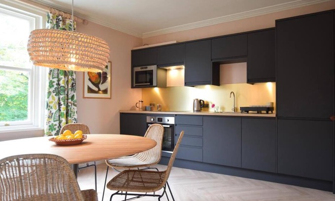 Heworth Apartment | Sunny, stylish character apartment next to park