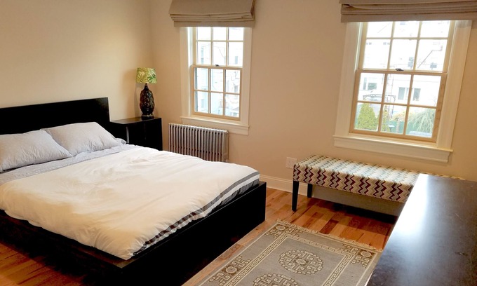 Williamsburg Apartment | Sunny Williamsburg 2bdr with 3 beds. Great location and 15 minutes to Union Sq.