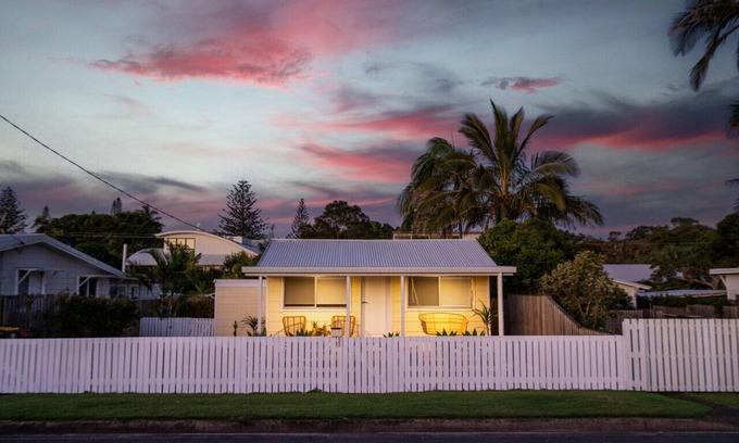 Fingal Head House | Sunnyboy at Fingal Head, pet friendly