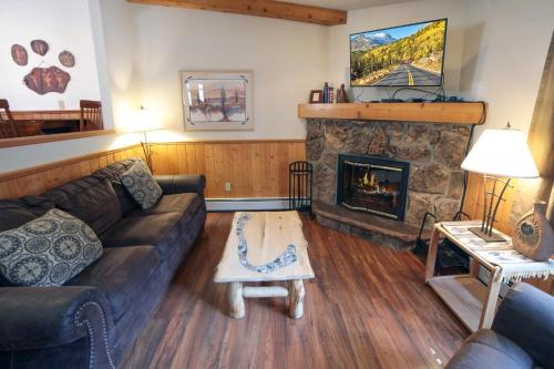 Estes Park House | Sunnyside Knoll- 9 cabin