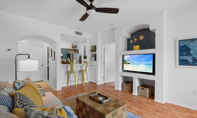 Temple Terrace Condo | Sunnyside Oasis, Cozy & Convenient